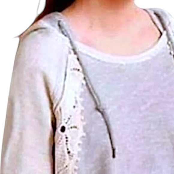 $148 Anthropologie Daisy Lace Top XSmall 0 2 Gray Sweatshirt Hoodie Unique NWT - Picture 4 of 16